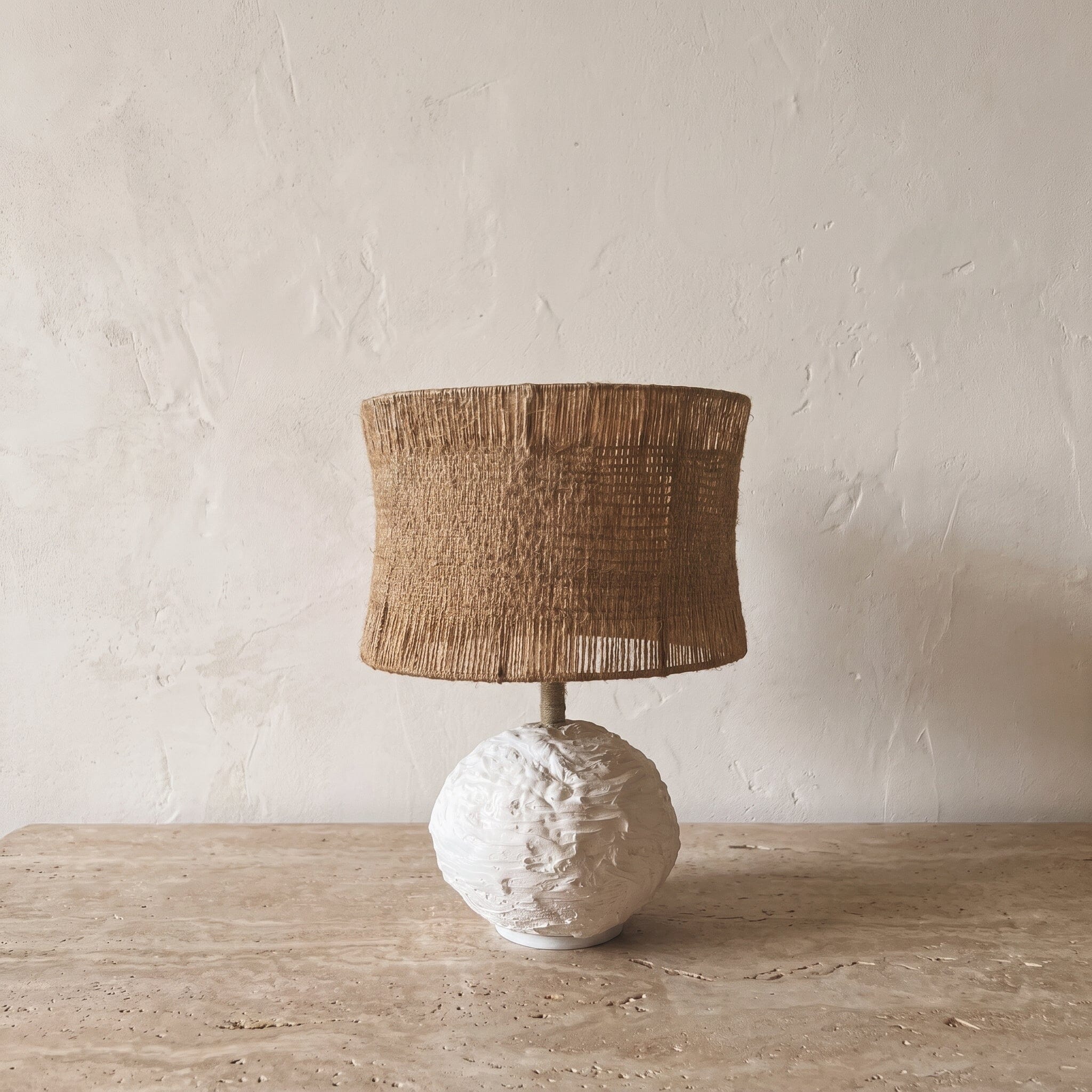 Abajur Cerâmica Fria e Cúpula Juta Luminárias MMassuci 50cm x 20cm 