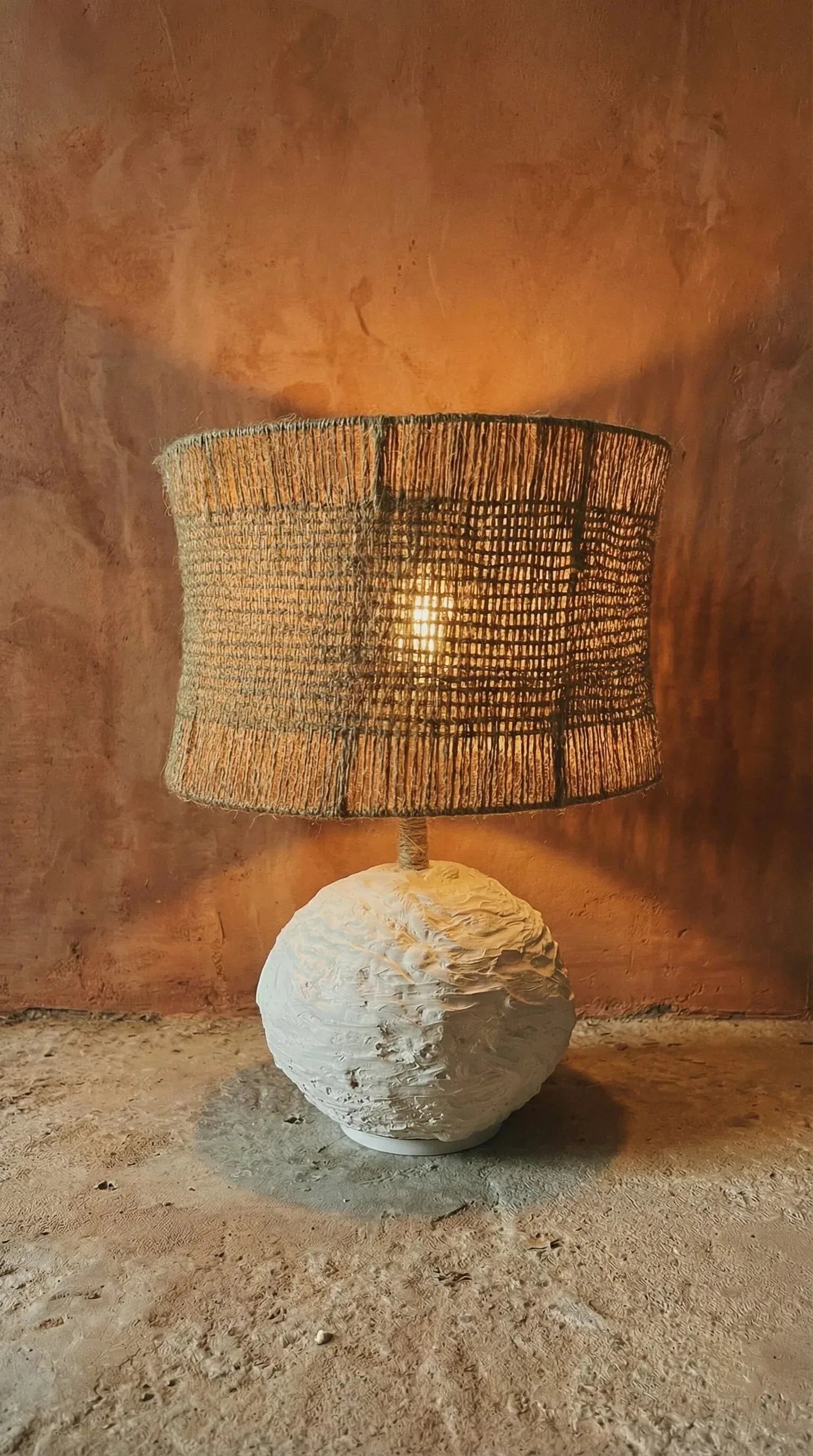 Abajur Cerâmica Fria e Cúpula Juta - Ateliê MMassuci