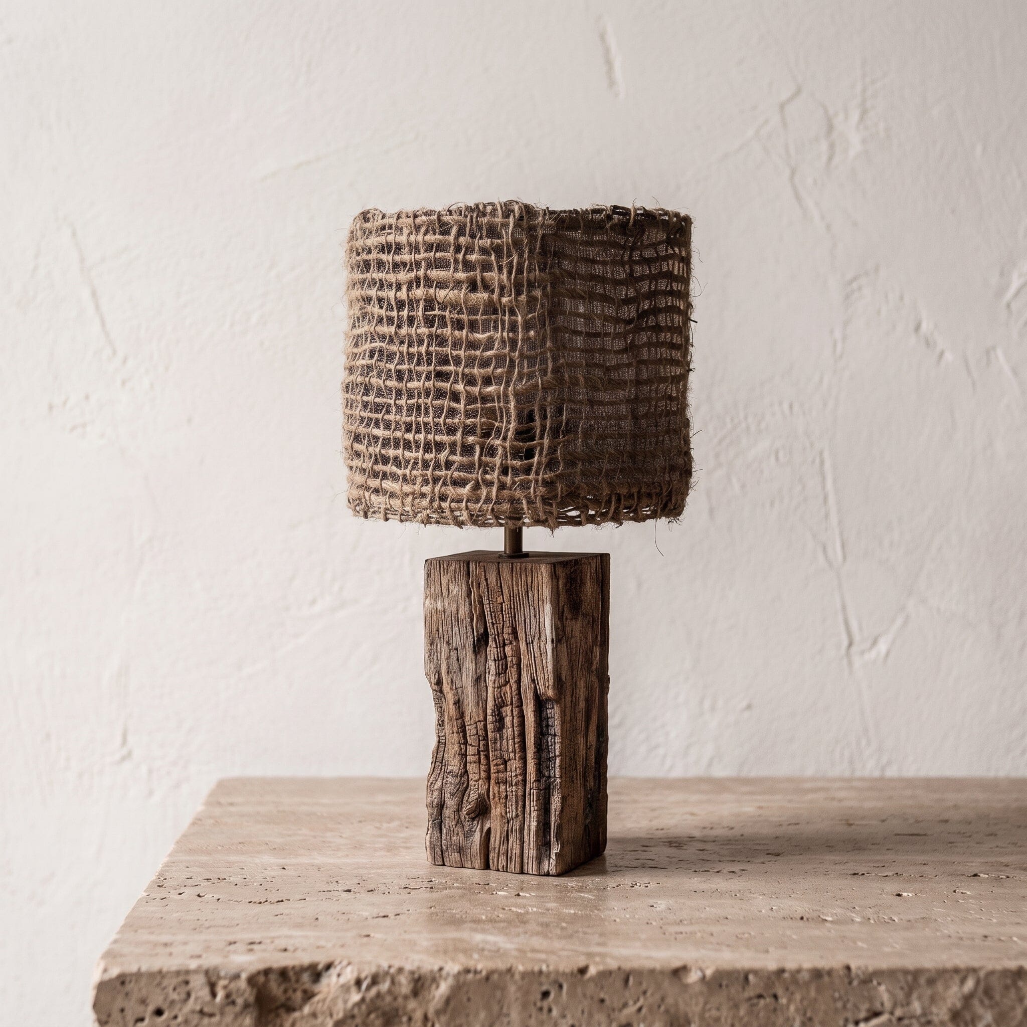 Abajur Madeira e Juta Monólito Luminárias MMassuci 60cm x 30cm 