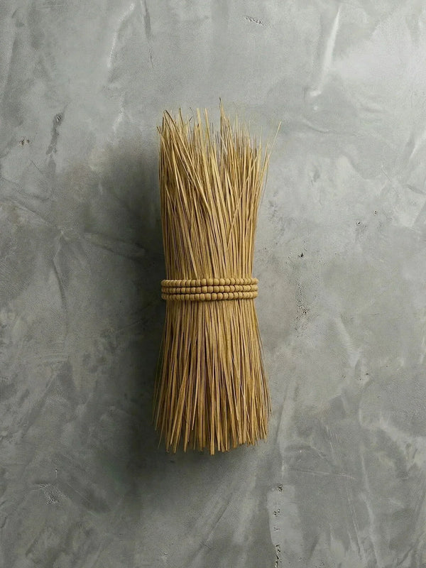 Arandela Palha de Carnaúba e Contas de Madeira