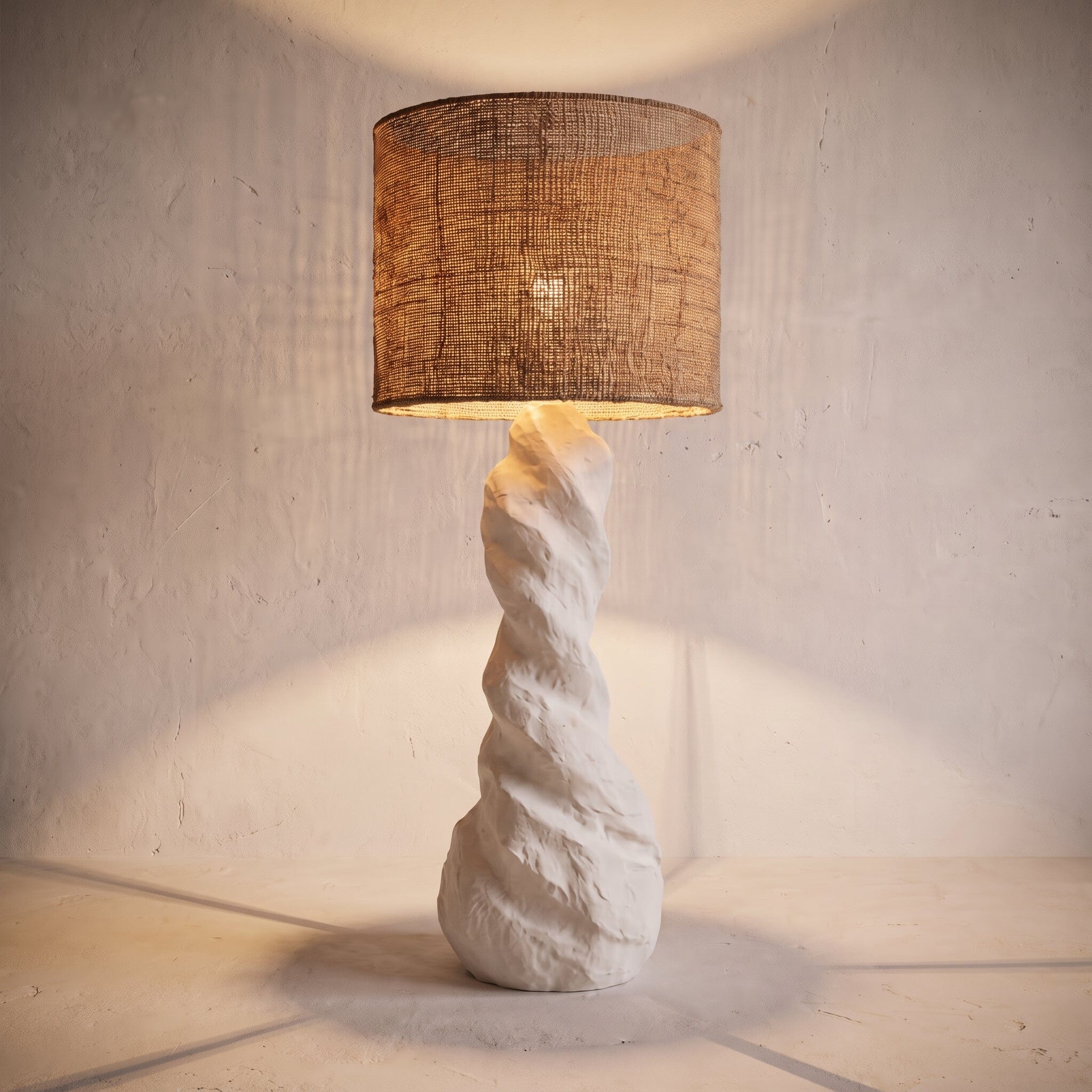 Luminária Chão Cerâmica Fria e Juta Luminárias Ateliê MMassuci 