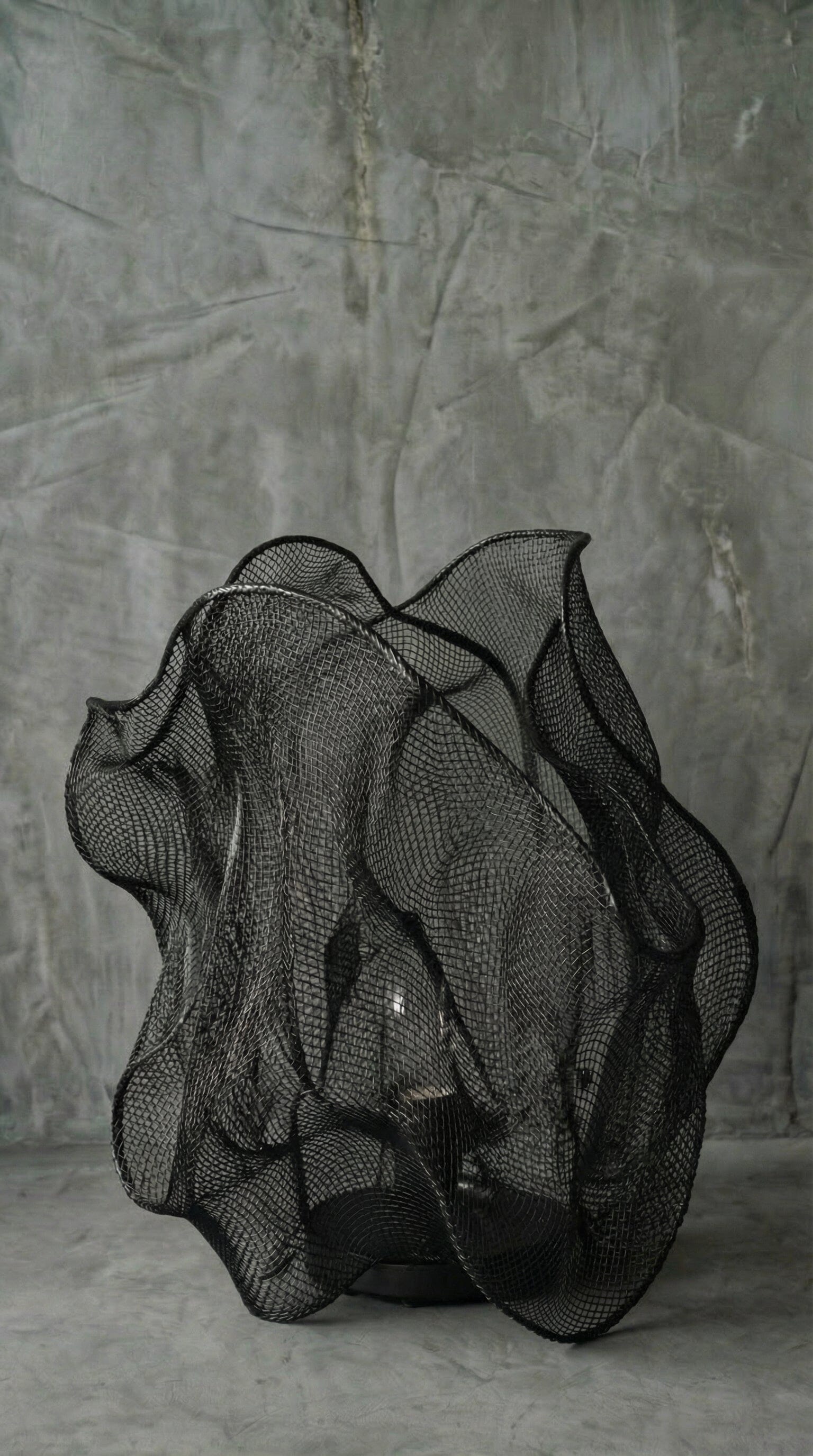 Luminária Chão Flow Lótus Luminárias MMassuci Preto Absoluto 30cm 