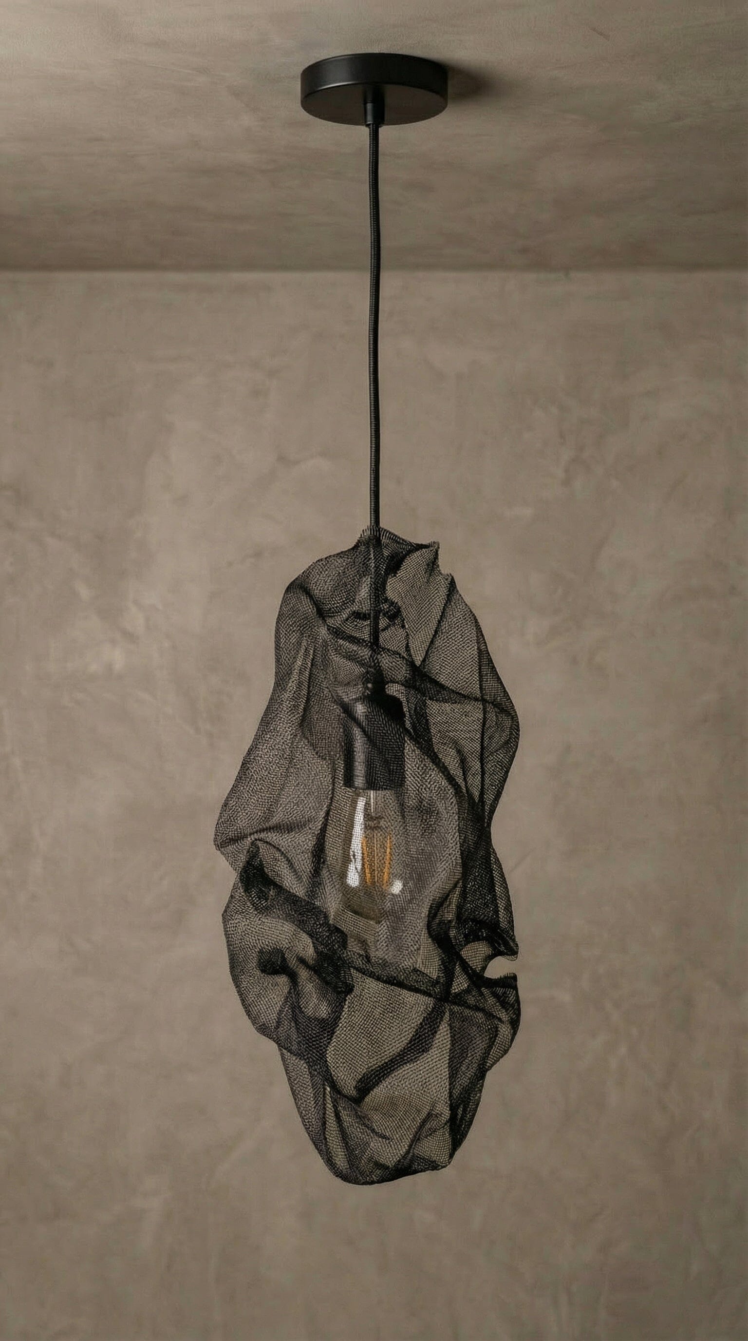 Luminária Pendente Flow Casulo Luminárias MMassuci Preto Absoluto 20cm 