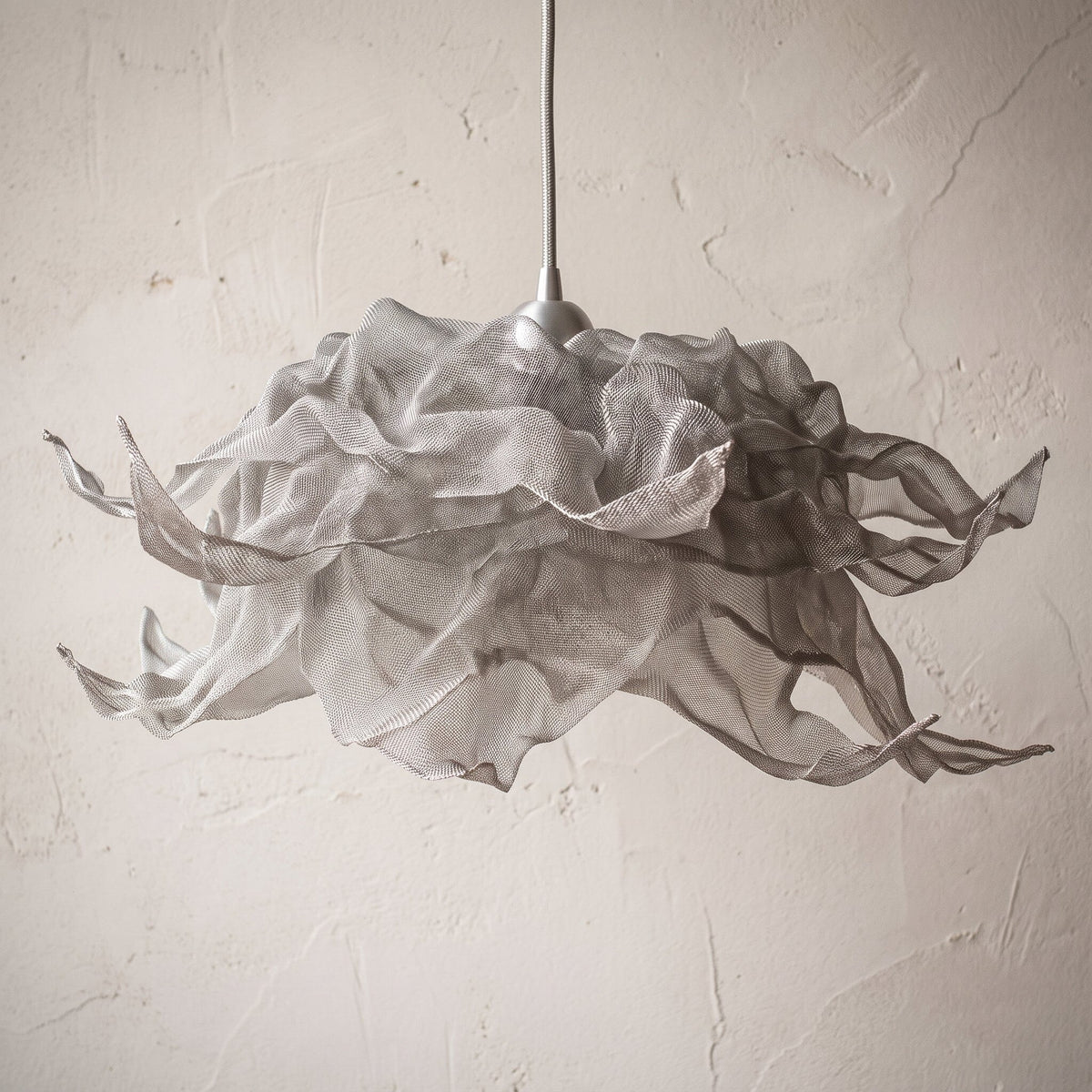 Luminária Pendente Flow Luminárias MMassuci Prata 30cm diâmetro 